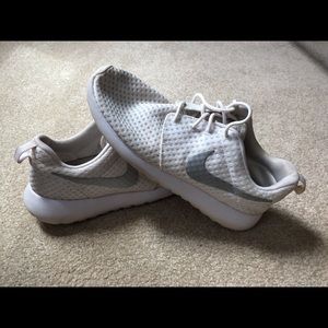 Nike Roshe Run All White